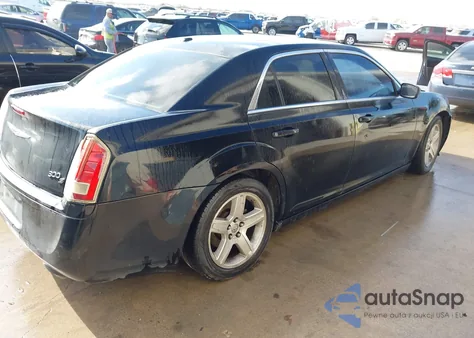 2013 Chrysler 300 300S z USA, uszkodzony, nr VIN 2C3CCABT9DH675823